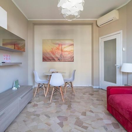 Altido Trendy Flat With Balcony, Easy Access To Milan Centre Apartment ภายนอก รูปภาพ