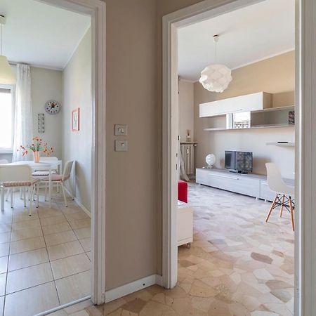 Altido Trendy Flat With Balcony, Easy Access To Milan Centre Apartment ภายนอก รูปภาพ