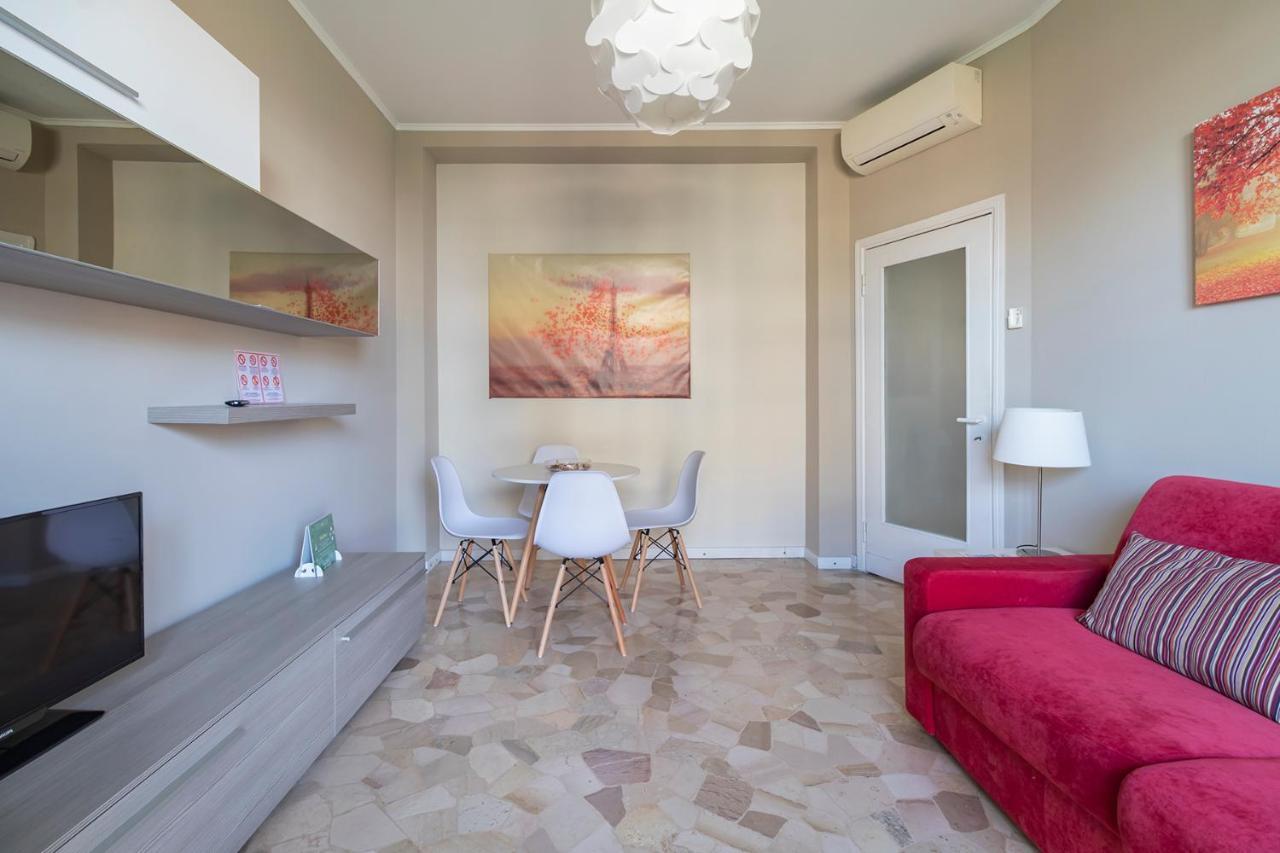 Altido Trendy Flat With Balcony, Easy Access To Milan Centre Apartment ภายนอก รูปภาพ