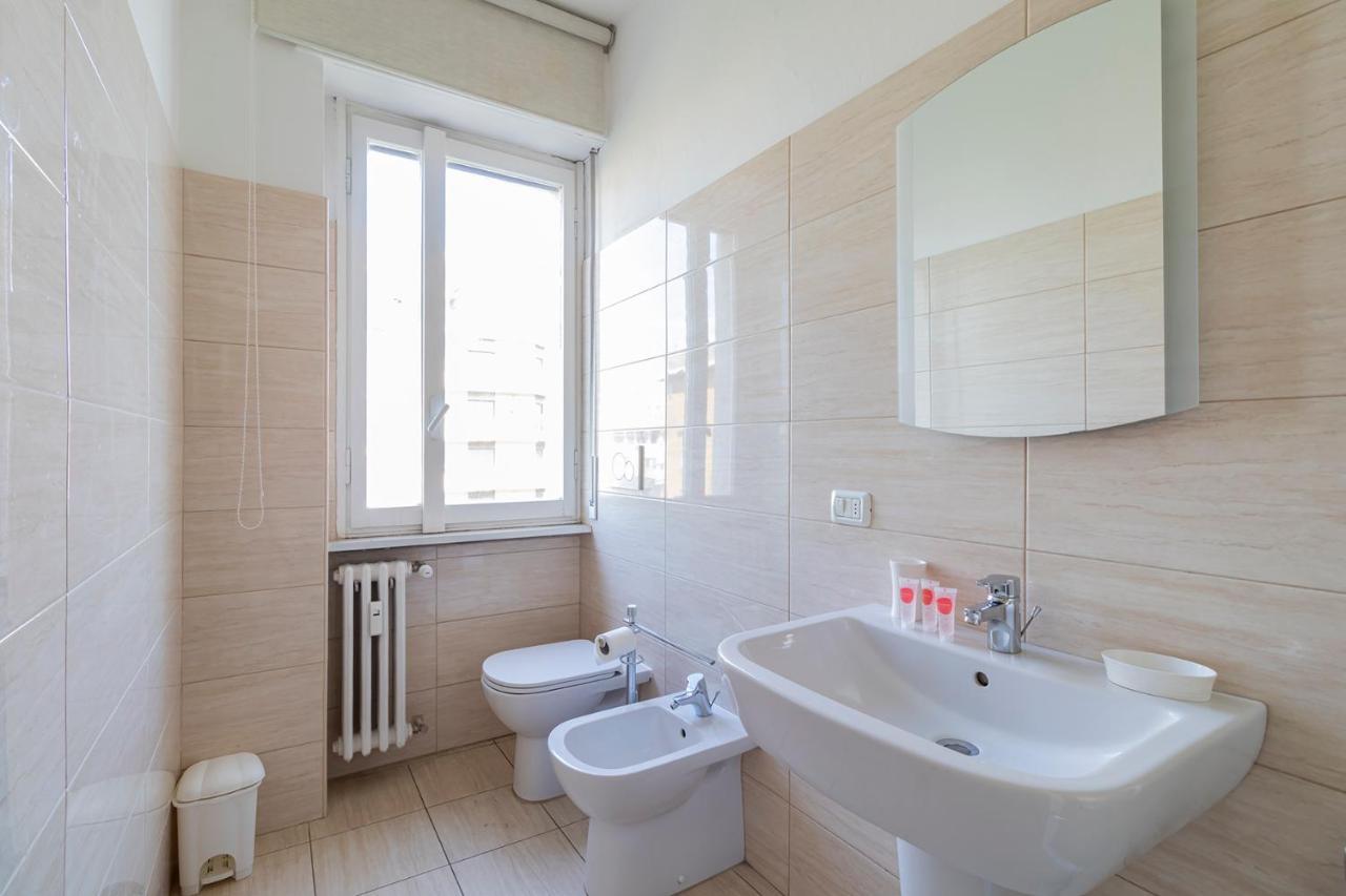 Altido Trendy Flat With Balcony, Easy Access To Milan Centre Apartment ภายนอก รูปภาพ